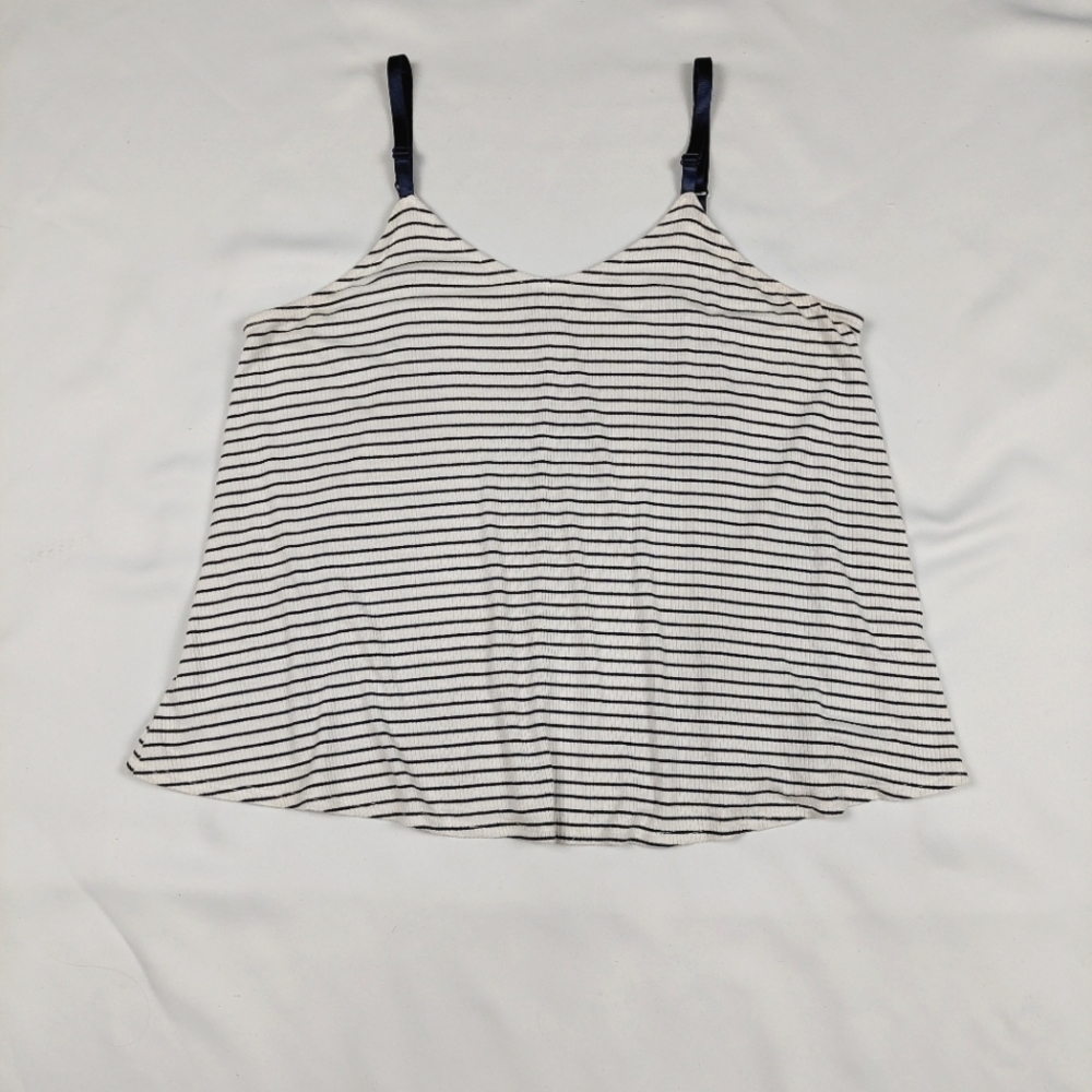 🔥3/$15 TORRID WHITE AND BLUE STRIPED RIBBED TANK TOP SIZE 0